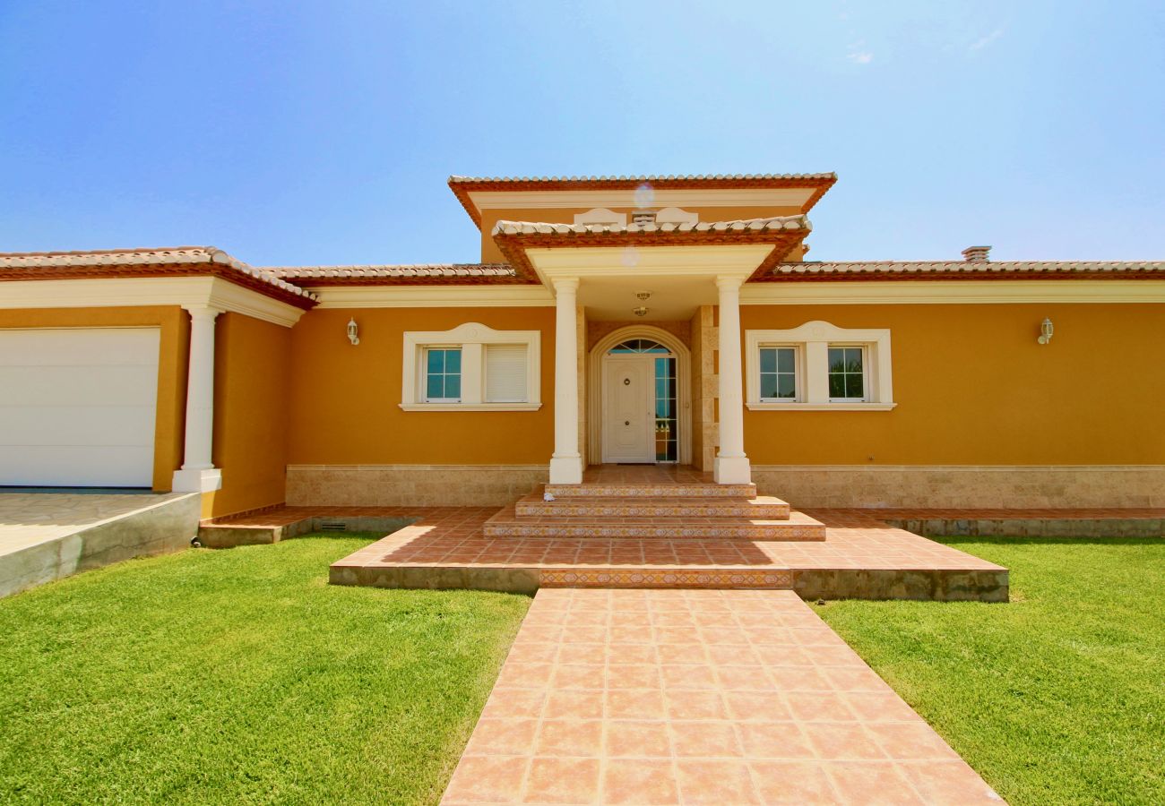 Villa en Denia - Tranquila Villa con wifi y aire acondicionado Finca Las Ranas