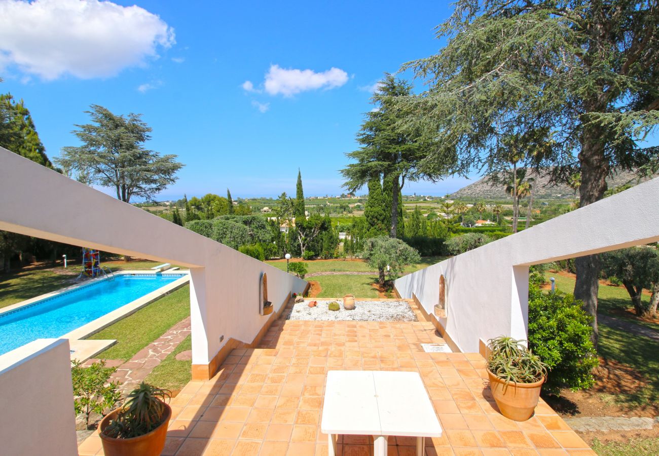 Villa en Pedreguer - Moderna Villa con piscina y jardín Finca La Xara