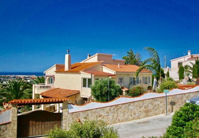 Villa en Denia - Villa con vistas al mar, aire acondicionado y piscina Marquesa CaMar 6 personas