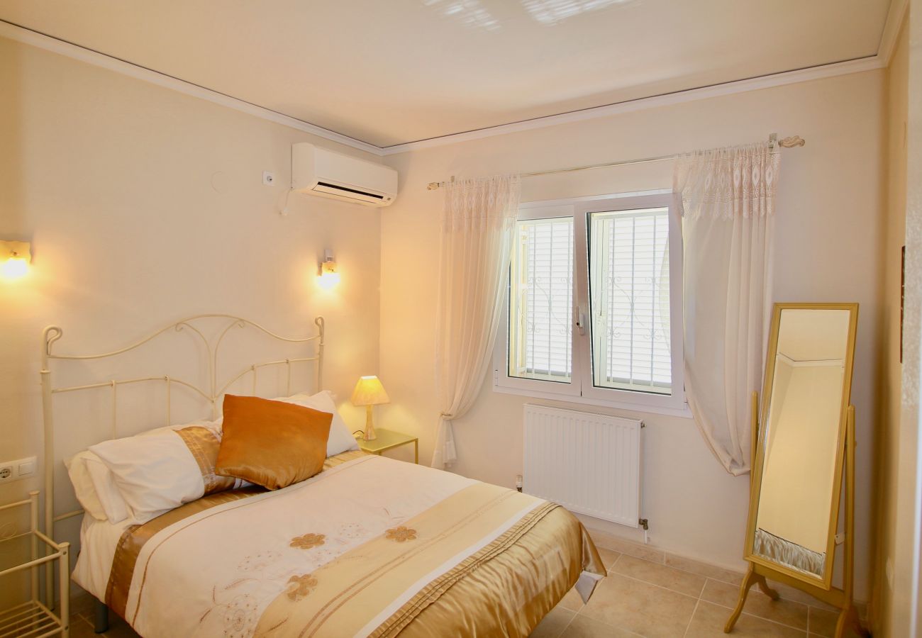 Villa en Denia - Villa con vistas al mar, aire acondicionado y piscina Marquesa CaMar 6 personas