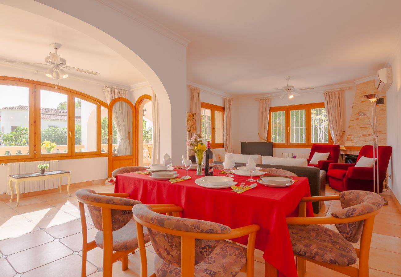 Villa en Benissa - SONRISAS,villa para 8 pax con piscina privada y wifi gratuito.