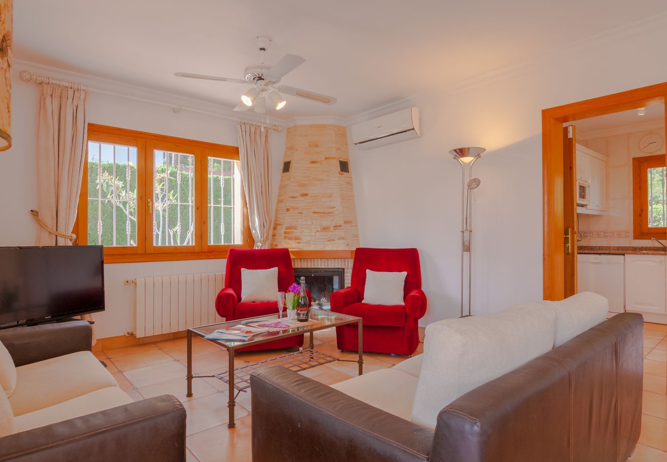 Villa en Benissa - SONRISAS,villa para 8 pax con piscina privada y wifi gratuito.