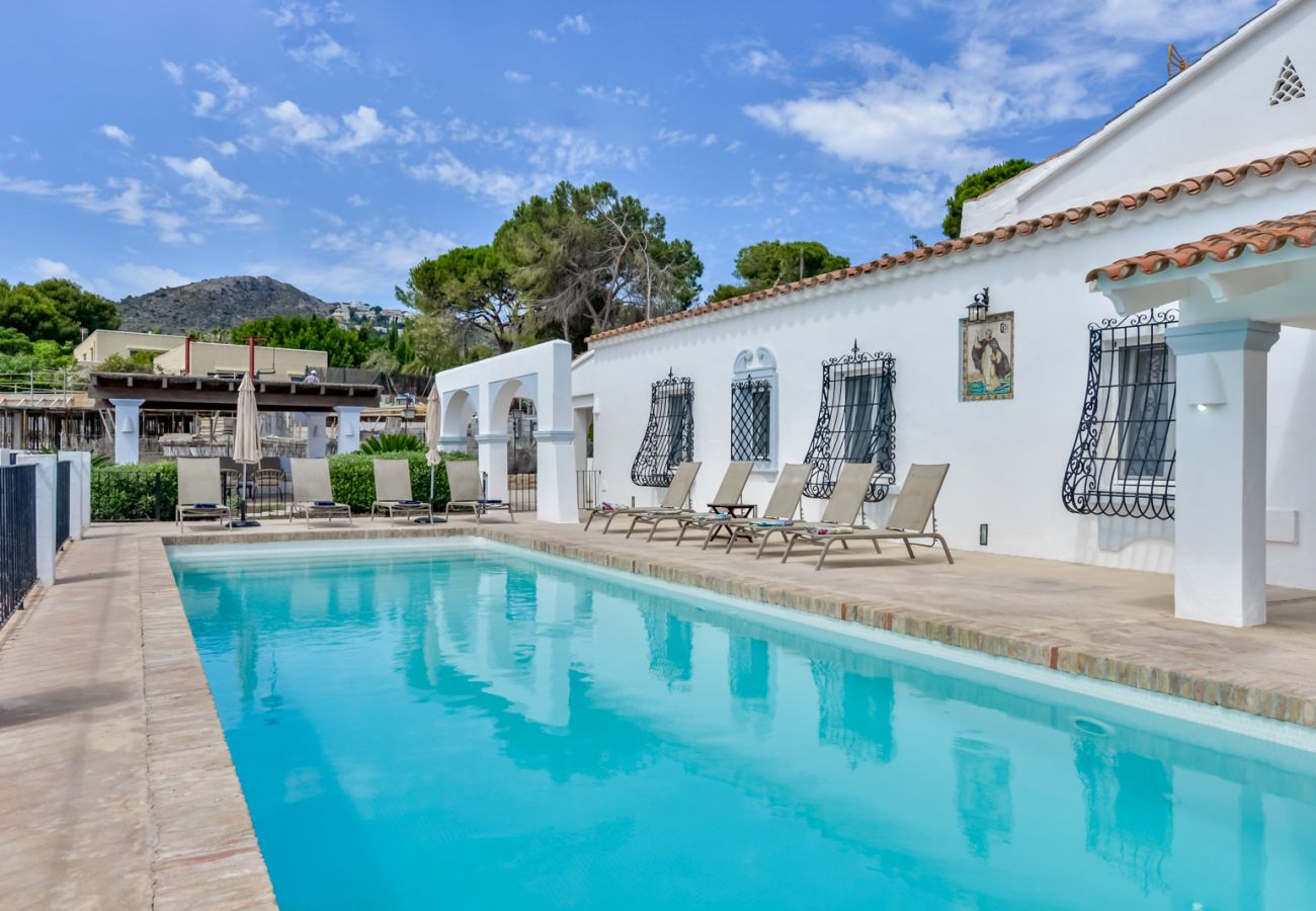 Villa en Moraira - Alquiler de villa en El Portet de Moraira, SAN VICENTE, a 50 mts del agua y piscina privada