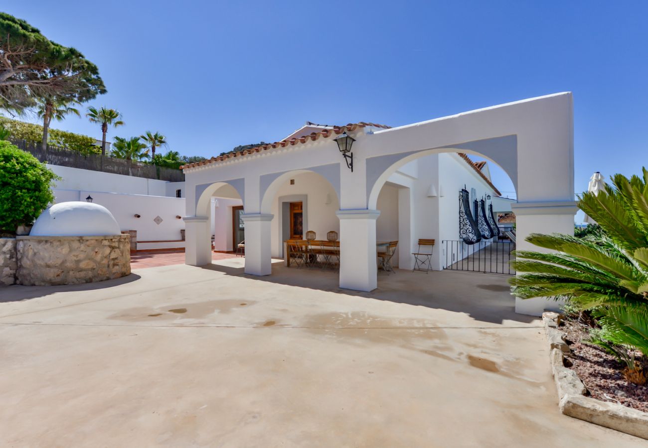 Villa en Moraira - Alquiler de villa en El Portet de Moraira, SAN VICENTE, a 50 mts del agua y piscina privada