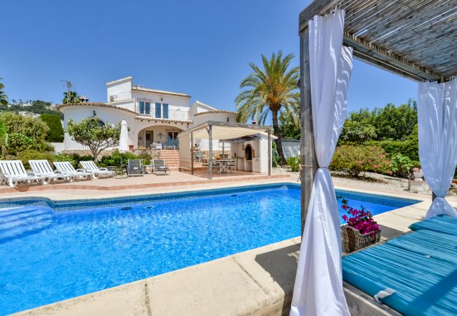 Villa en Moraira - PURA VIDA,villa en Moraira para 7 pax con piscina privada y wifi gratis