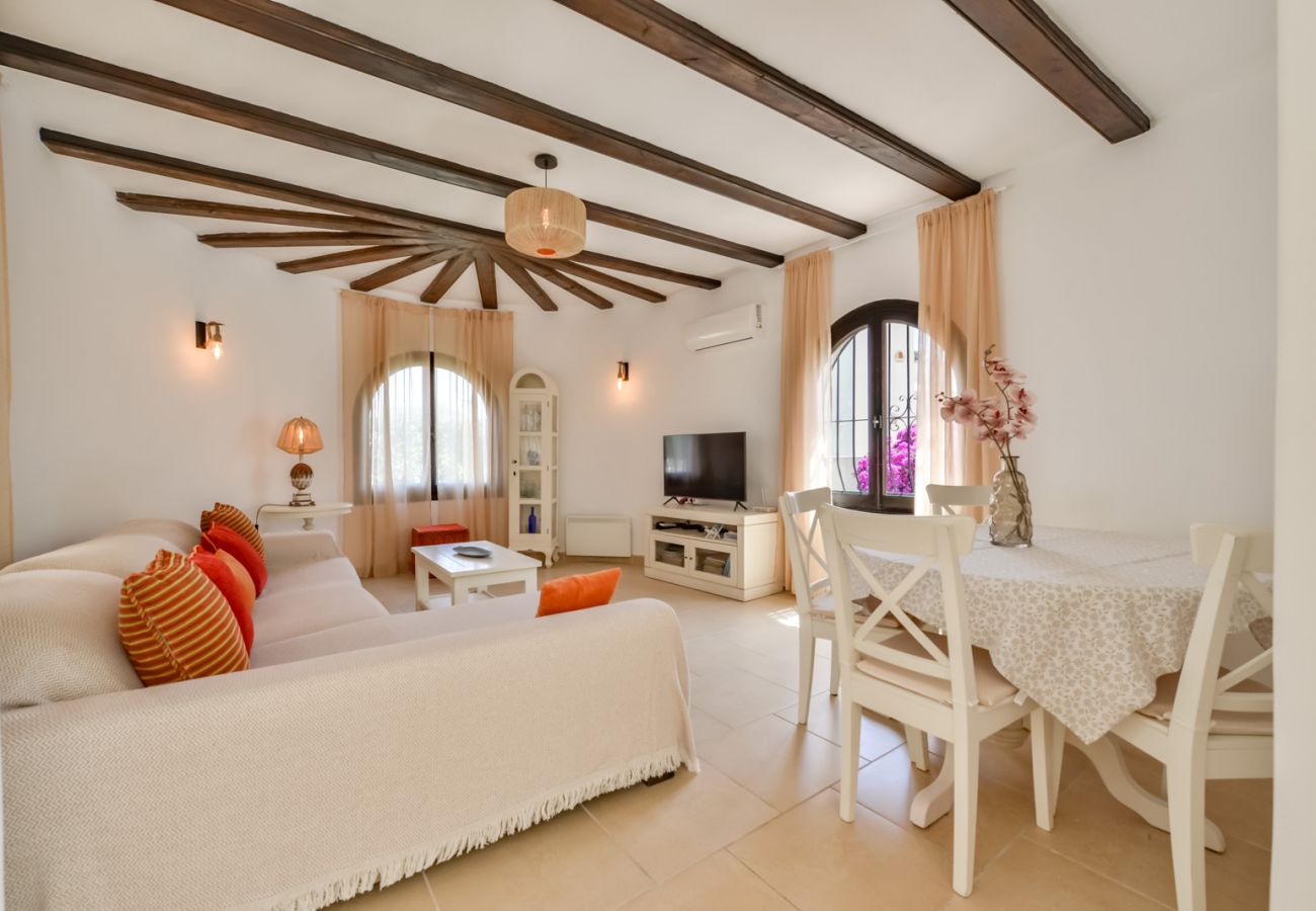 Villa en Moraira - PURA VIDA,villa en Moraira para 7 pax con piscina privada y wifi gratis