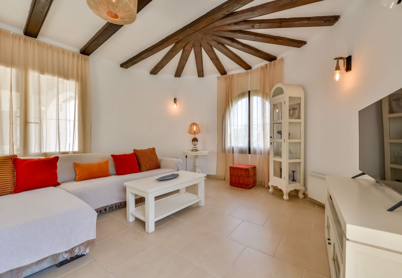 Villa en Moraira - PURA VIDA,villa en Moraira para 7 pax con piscina privada y wifi gratis