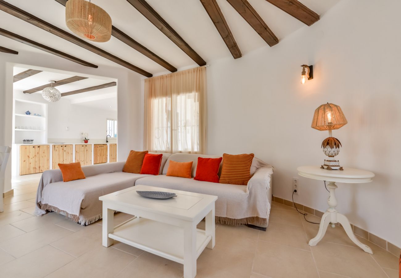 Villa en Moraira - PURA VIDA,villa en Moraira para 7 pax con piscina privada y wifi gratis