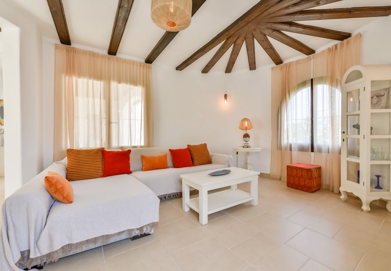 Villa en Moraira - PURA VIDA,villa en Moraira para 7 pax con piscina privada y wifi gratis