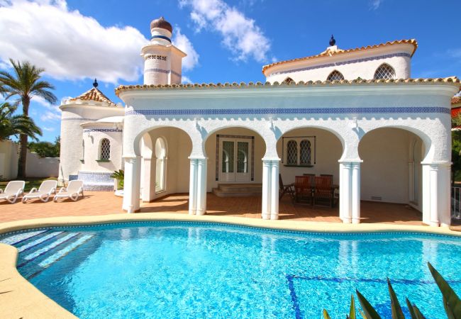Villa en Denia - Lujosa Villa con aire acondicionado y piscina Marquesa GU 6 Personas