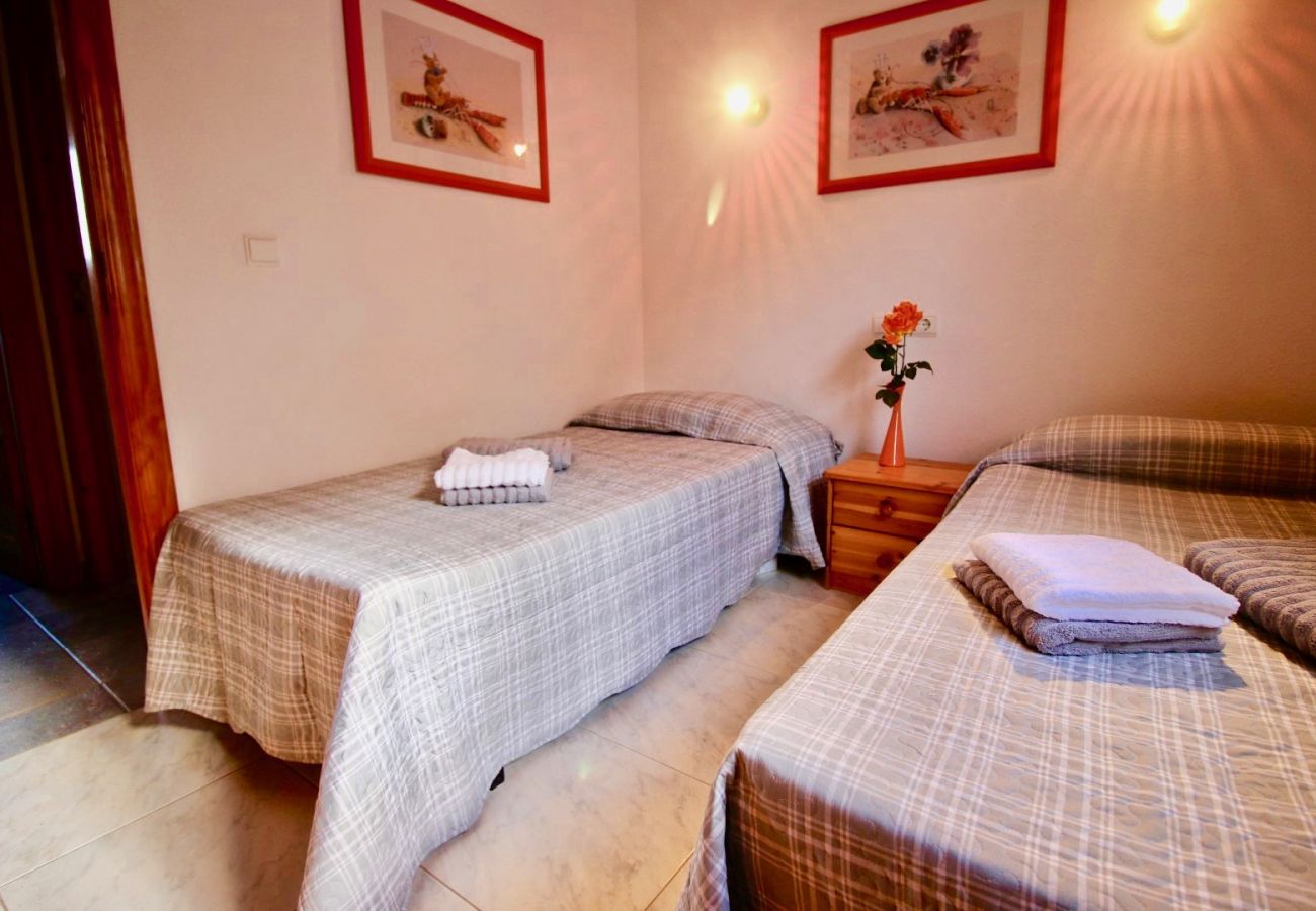 Villa en Pego - Bonita Villa con jardín y piscina Monte Pego SK