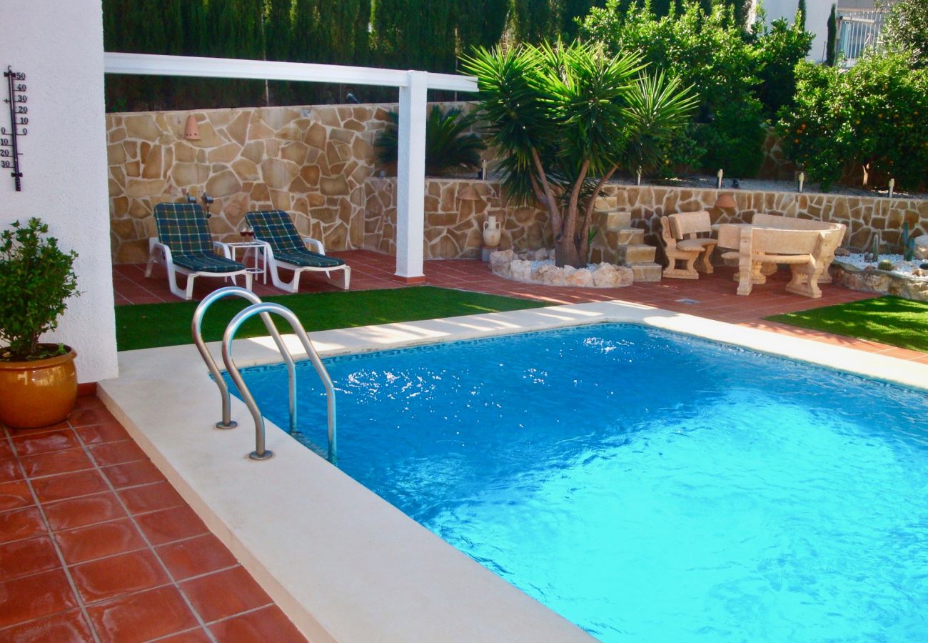 Villa en Pego - Bonita Villa con jardín y piscina Monte Pego SK
