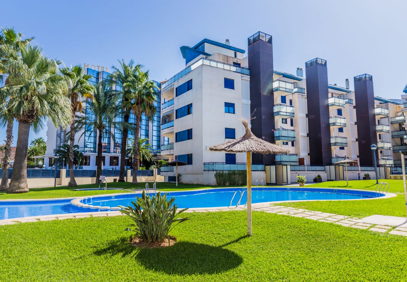 Apartamento en Denia - Denia Beach Apartment Sueños del Mar II, con Terraza y Piscina