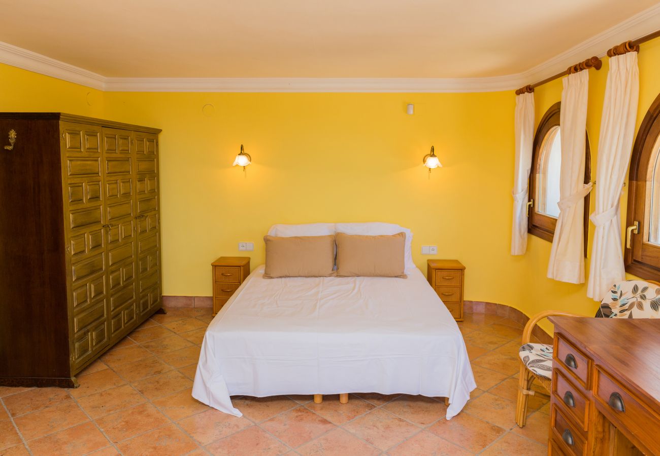 Villa en Benissa - Villa Castillo Benissa, con Piscina Privada y Vistas al Mar