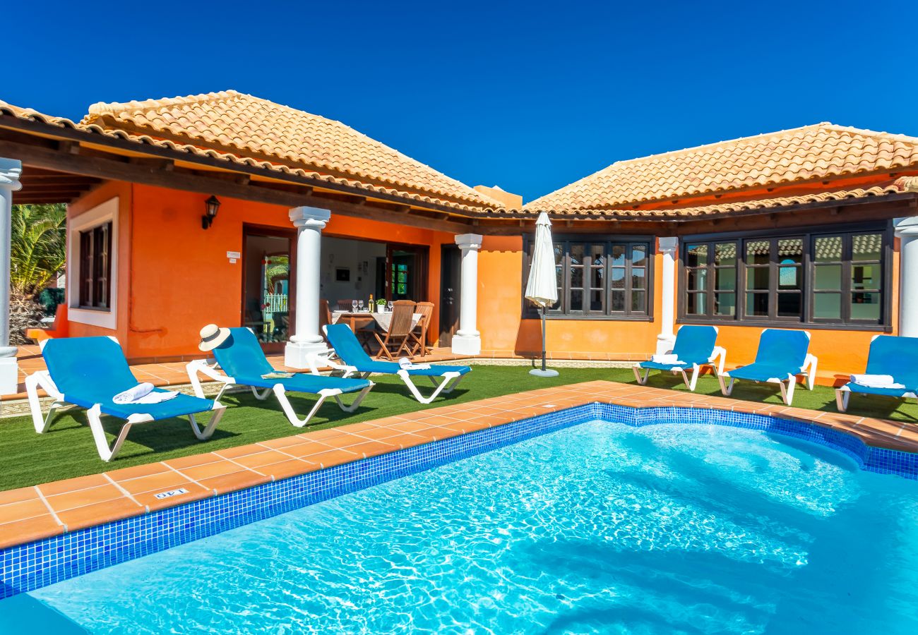Villa en Corralejo - Villas Barbados Corralejo, con Jardín, Piscina Privada  y Terraza Soleada