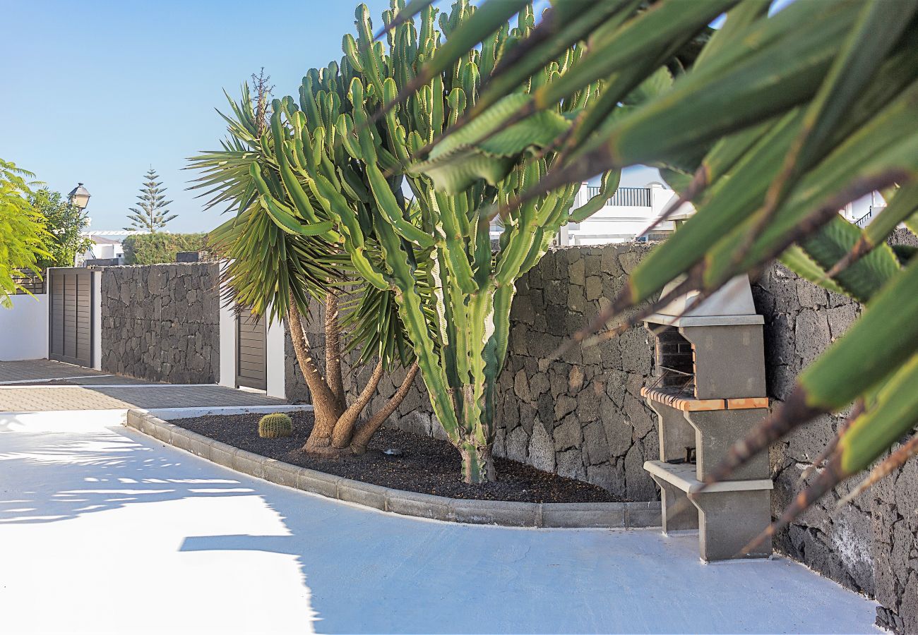 Villa en Playa Blanca - Villa Maria Sealife Playa Blanca, con Piscina Climatizada y Terraza soleada
