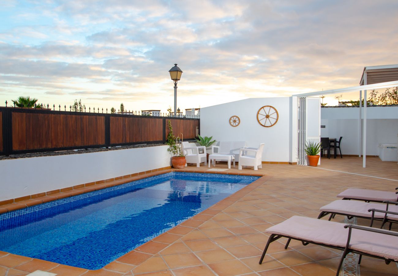 Villa en Playa Blanca - Sunset Villa Playa Blanca, Piscina Privada, Terraza y cerca de la Playa