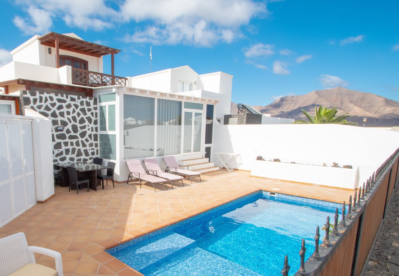 Villa en Playa Blanca - Sunset Villa Playa Blanca, Piscina Privada, Terraza y cerca de la Playa