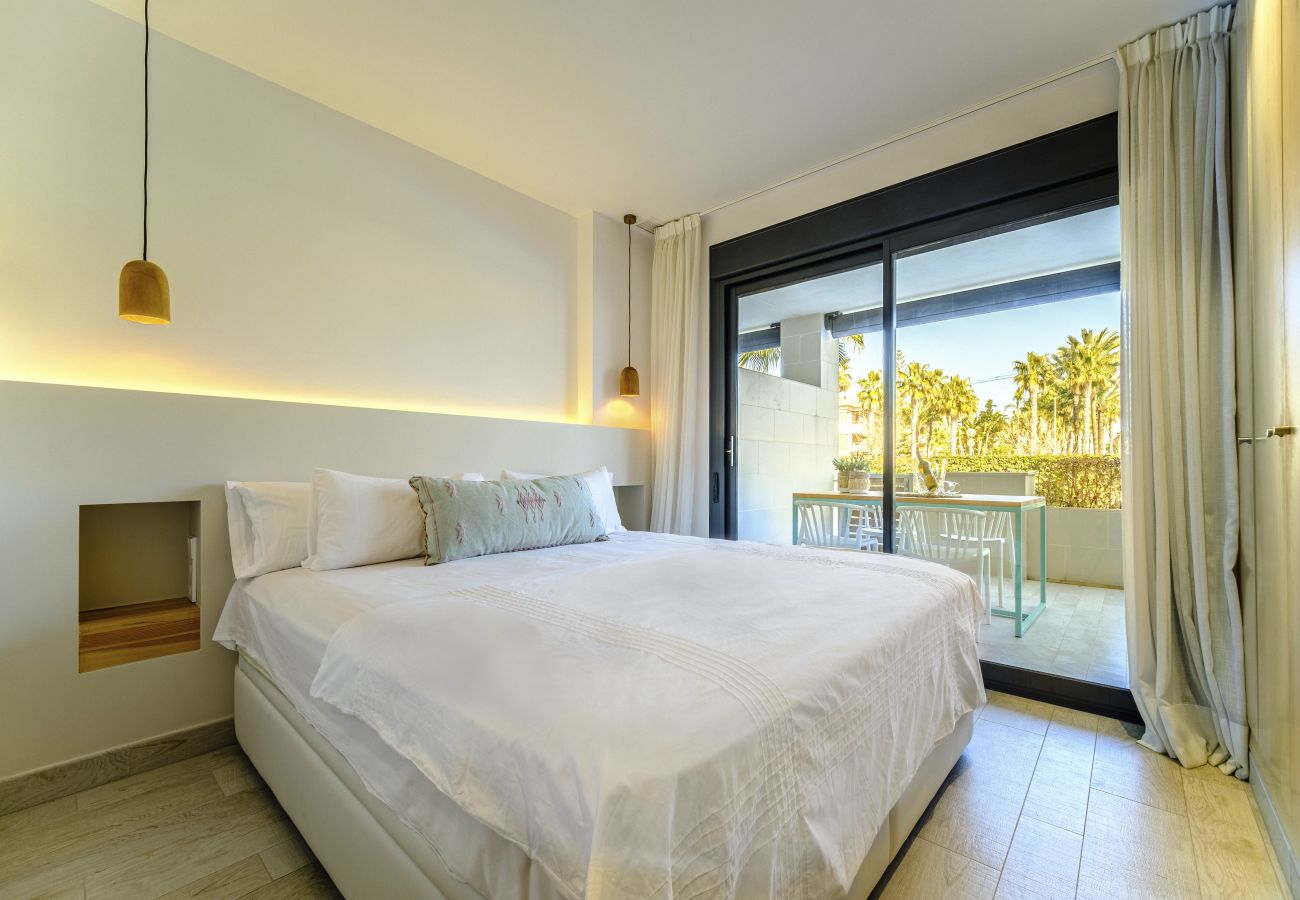 Apartamento en Javea / Xàbia -  Altamar Plus Apartment II Javea Arenal, Estiloso con AC, Wifi, Terraza y Piscina