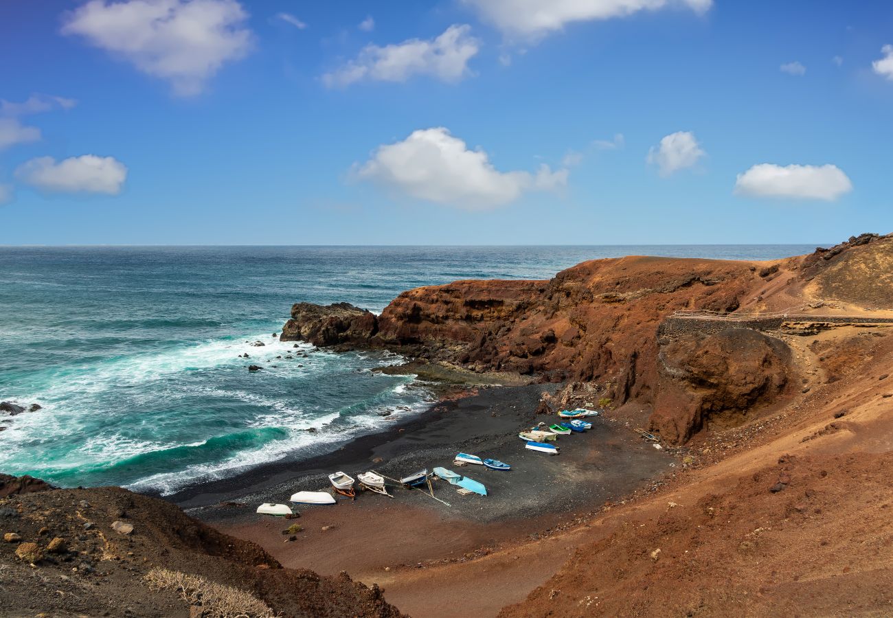 Casa en El Golfo - El Golfo Beach House, a solo 100 metros del mar 