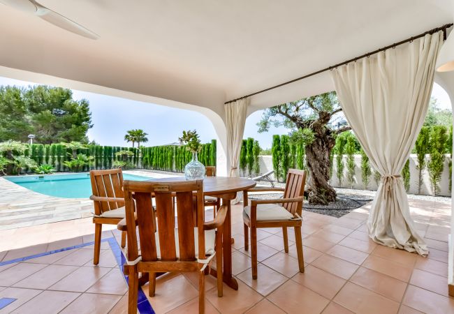 Villa en Moraira - Alquiler de villa en Moraira LA ROCALLA, para 6 pax estilo ibicenco y piscina privada