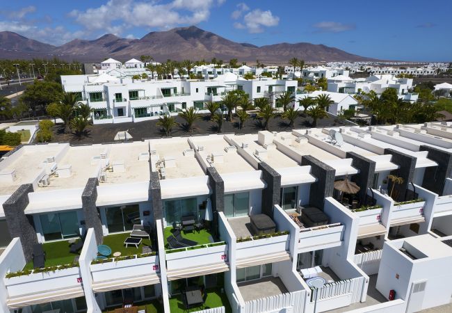 Apartamento en Playa Blanca - Monstera- Vivienda Vacacional de Lujo a 500m de Playa Dorada - WIFI RÁPIDO