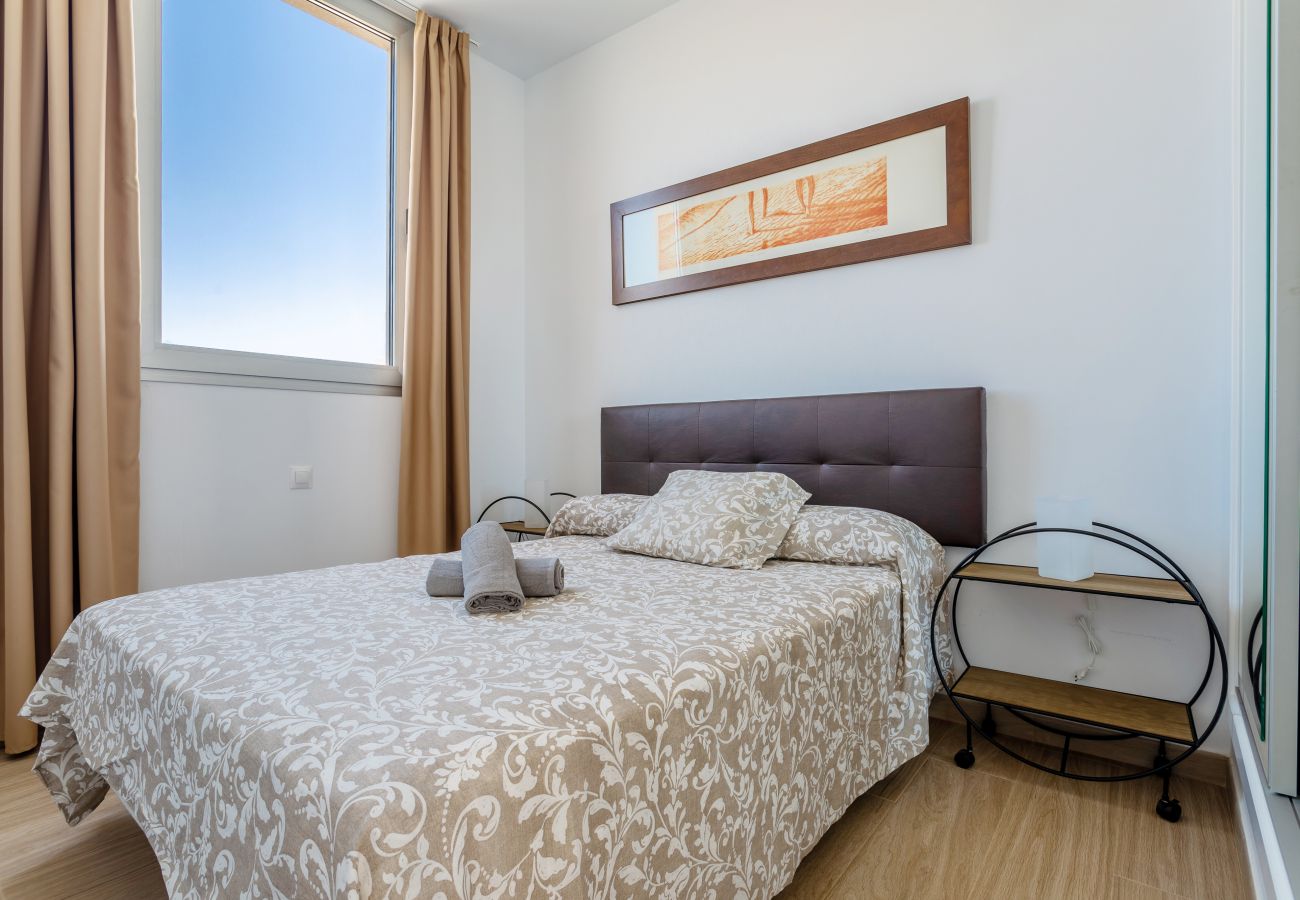 Apartamento en Teguise - Sandy Beach Apartment Costa Teguise, con Terraza, WIfi y Vistas a la Montaña