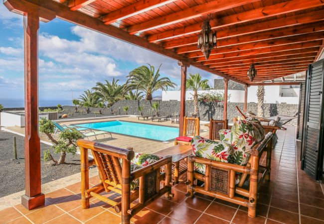 Casa en Macher - Horizon Luxury - Un oasis de paz con piscina, jardines y vistas espectaculares