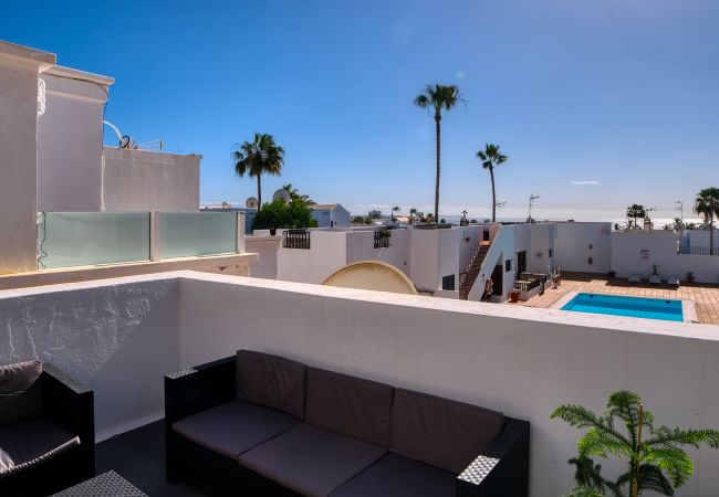 Casa en Puerto del Carmen - Sea Waves Lanzarote - Gran terraza, piscina comunitaria, WiFi con fibra