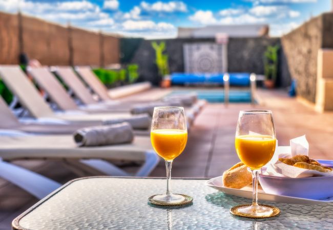 Casa en Playa Blanca - Casa Efesto - 3 dormitorios con piscina, terraza y vistas a Fuerteventura