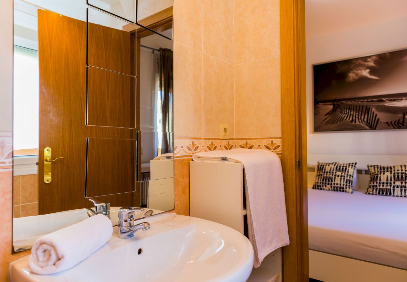 Apartamento en Javea / Xàbia - La Romana Triplex Apartment Javea Arenal, con Terraza, AC, Piscina , Jardín, Tennis,