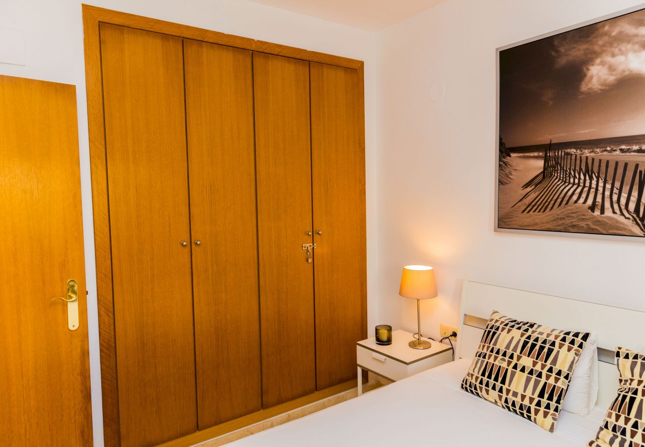 Apartamento en Javea / Xàbia - La Romana Triplex Apartment Javea Arenal, con Terraza, AC, Piscina , Jardín, Tennis,