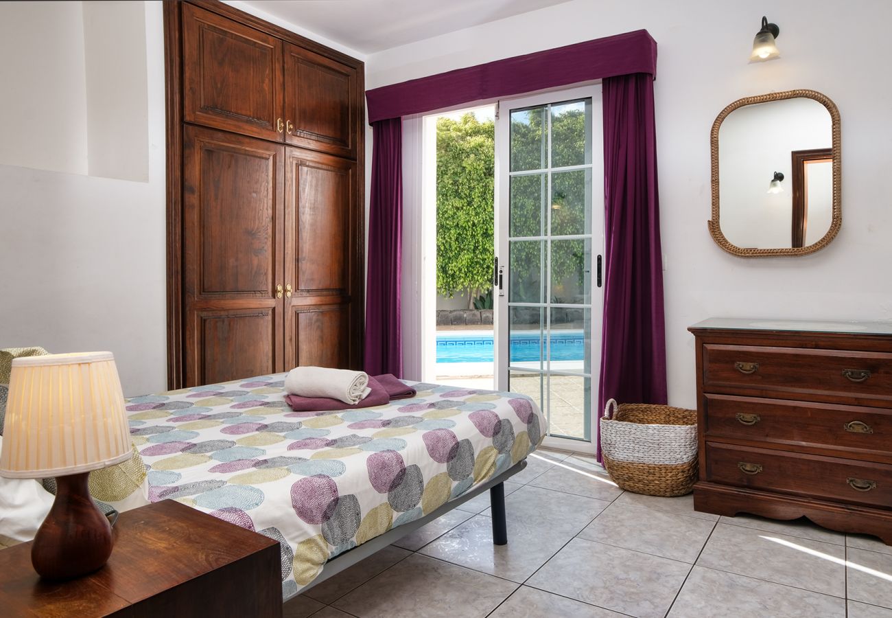Casa en Tías - Casa Paraíso - Piscina Privada, Jacuzzi, Air-con y BBQ By Lanzarote Vacation Homes