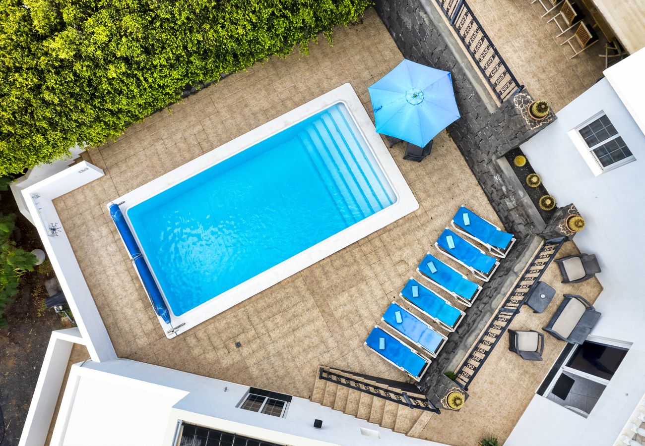Casa en Tías - Casa Paraíso - Piscina Privada, Jacuzzi, Air-con y BBQ By Lanzarote Vacation Homes