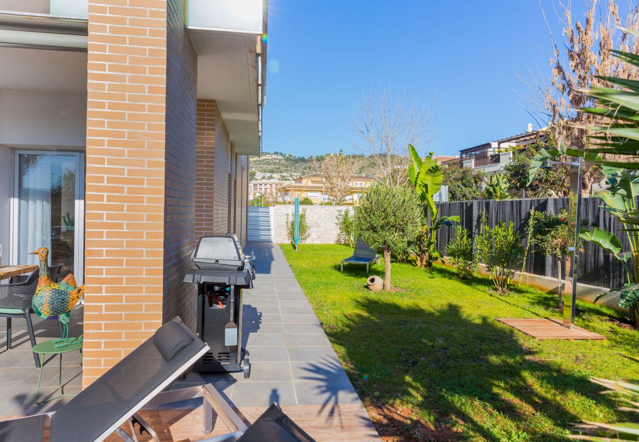 Apartamento en Javea / Xàbia - Paraiso Verde Apartment Javea, con AC, Gran Terraza, Jardín Privado y Piscina Comunitaria