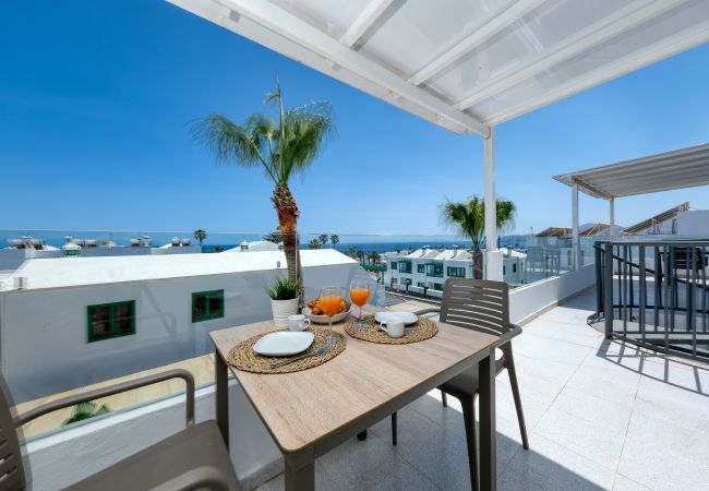 Casa en Puerto del Carmen - Isla de Ensueño - WiFi con fibra, terraza, 500 m de la Playa 