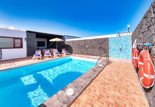 Villa en Playa Blanca - Villa Aurelia-piscina privada, jacuzzi, solarium y zona barbacoa