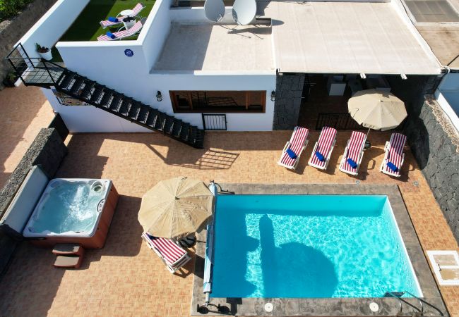 Villa en Playa Blanca - Villa Aurelia-piscina privada, jacuzzi, solarium y zona barbacoa