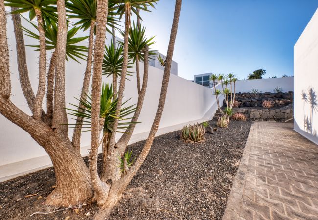 Casa en Playa Blanca - casa Lava and Sea - piscina privada, vistas al mar