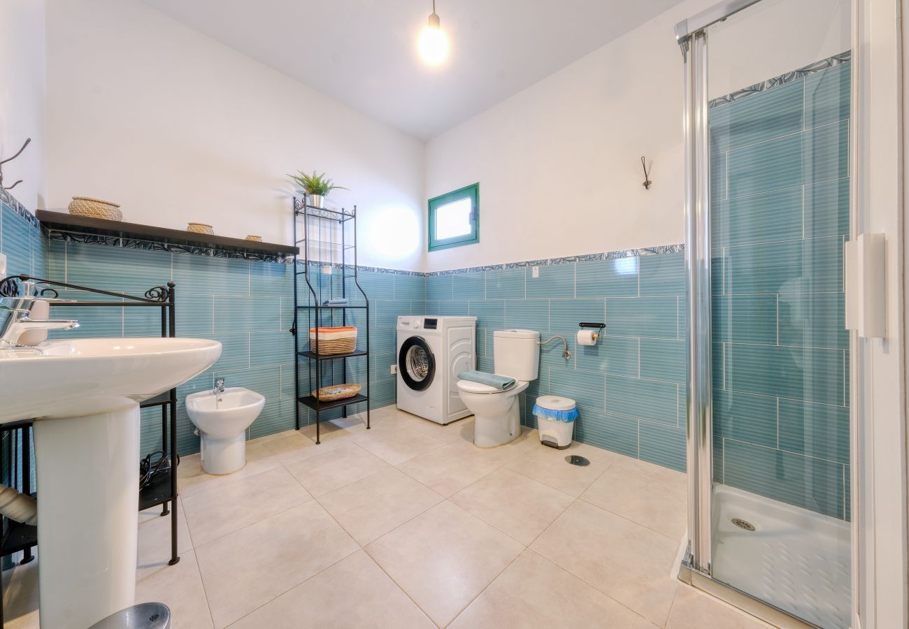 Casa en Tinajo - NoPasaNada: apartmento privado el Hierro, vistas al jardín