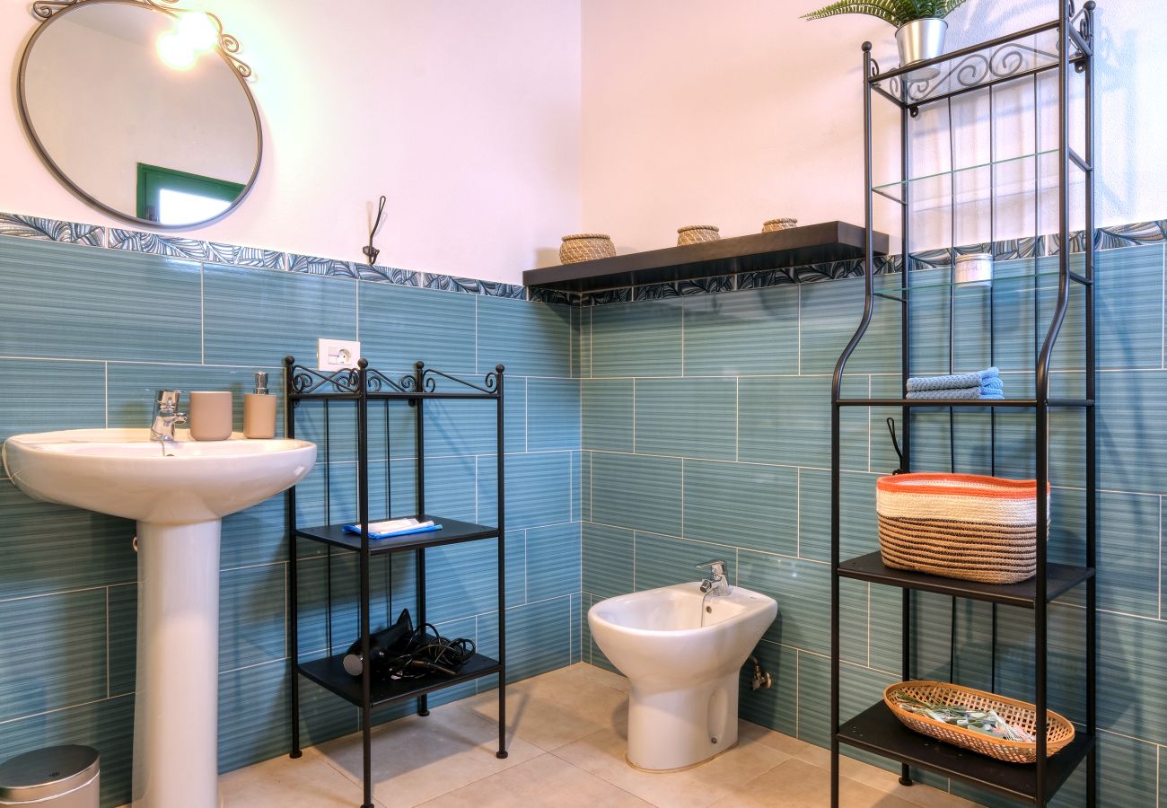 Casa en Tinajo - NoPasaNada: apartmento privado el Hierro, vistas al jardín