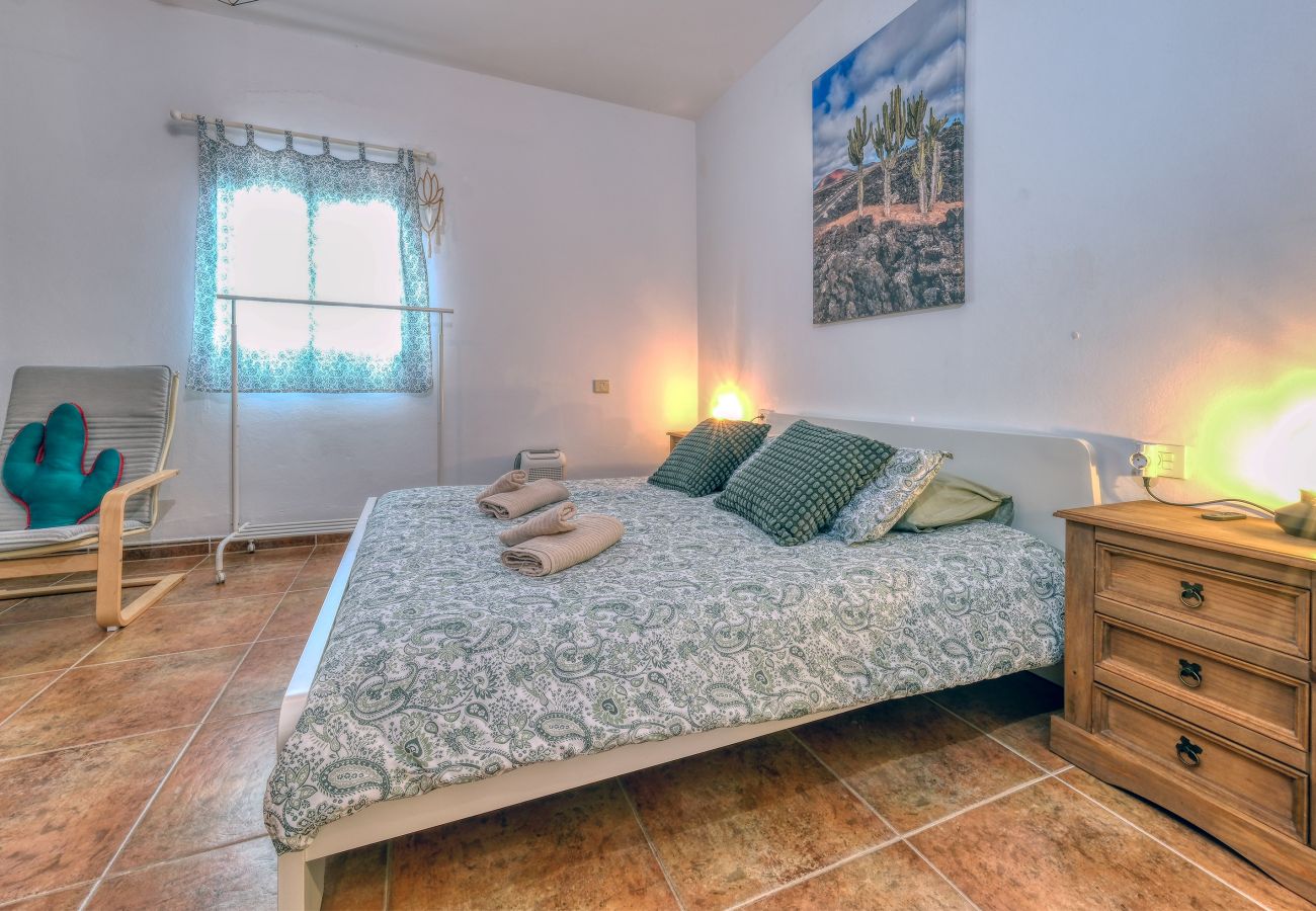 Casa en Tinajo - NoPasaNada: apartmento privado el Hierro, vistas al jardín