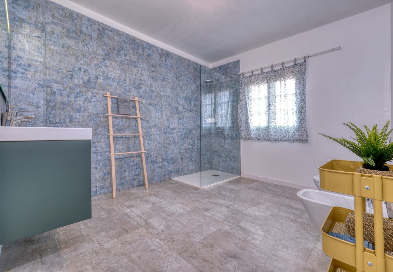 Alquiler por habitaciones en Tinajo - Casa Casa NoPasaNada, habitación Triple Los Lobos
