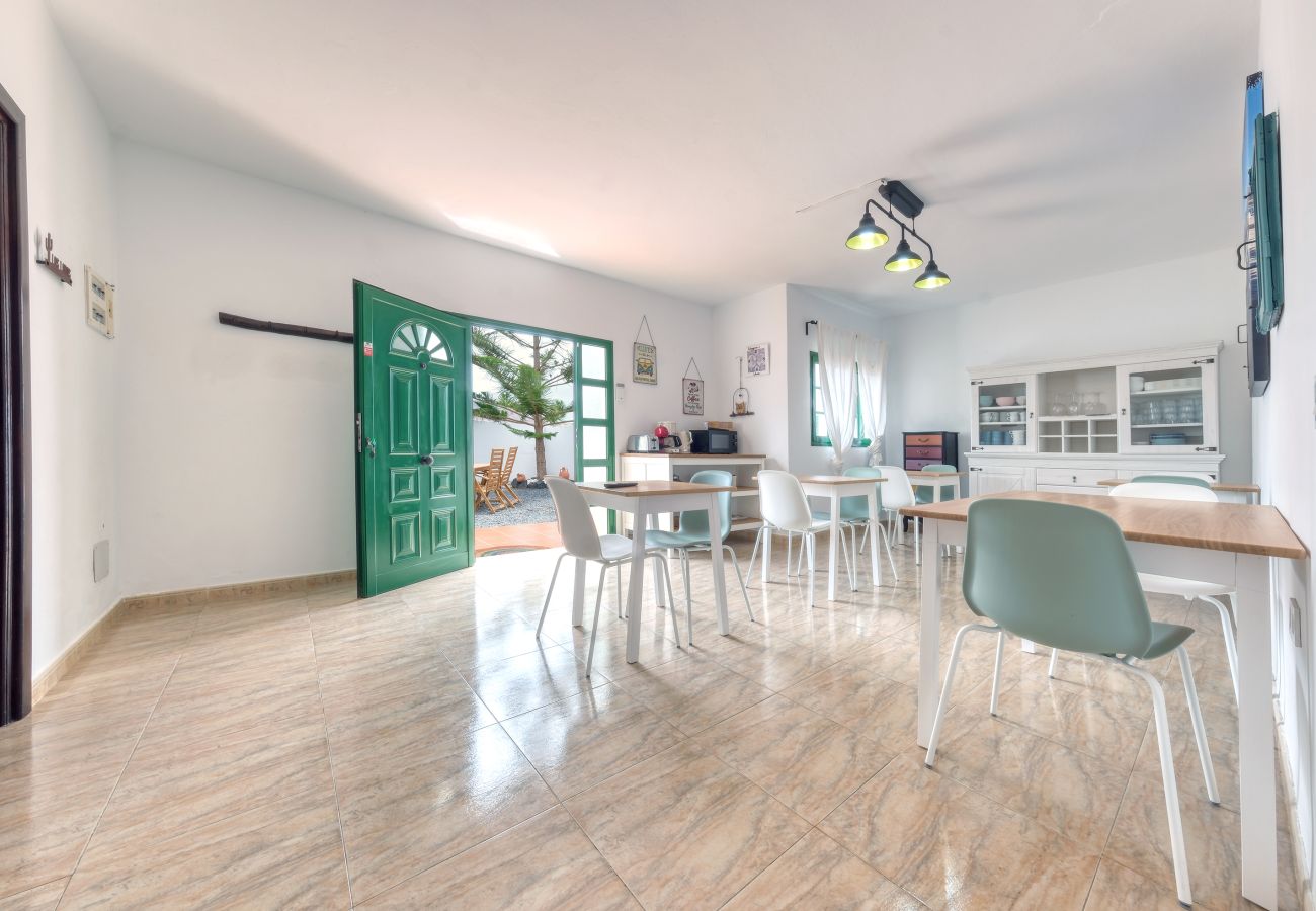 Alquiler por habitaciones en Tinajo - Casa NoPasaNada, estudio La Graciosa Sea View