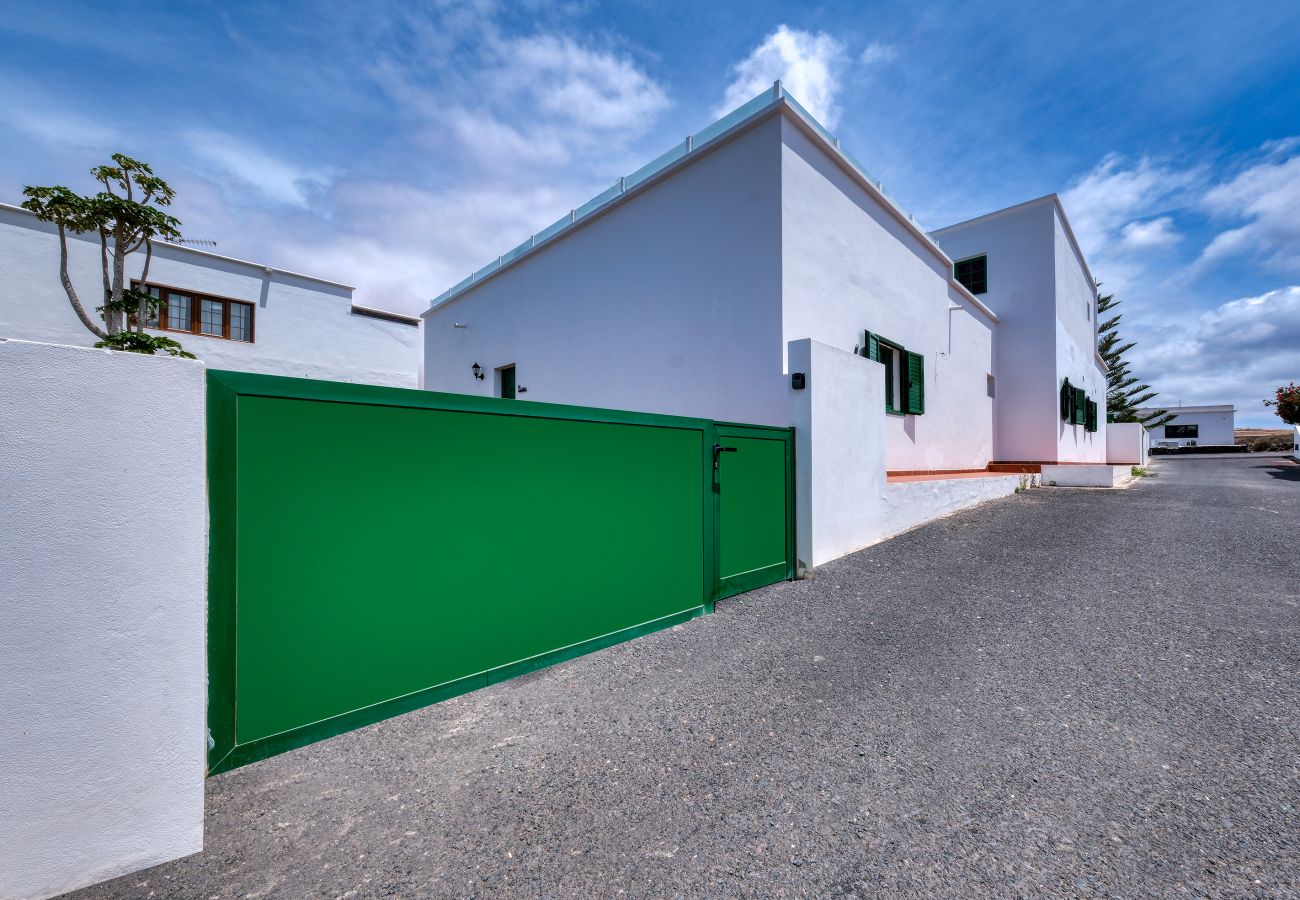 Alquiler por habitaciones en Tinajo - Casa NoPasaNada, estudio La Graciosa Sea View