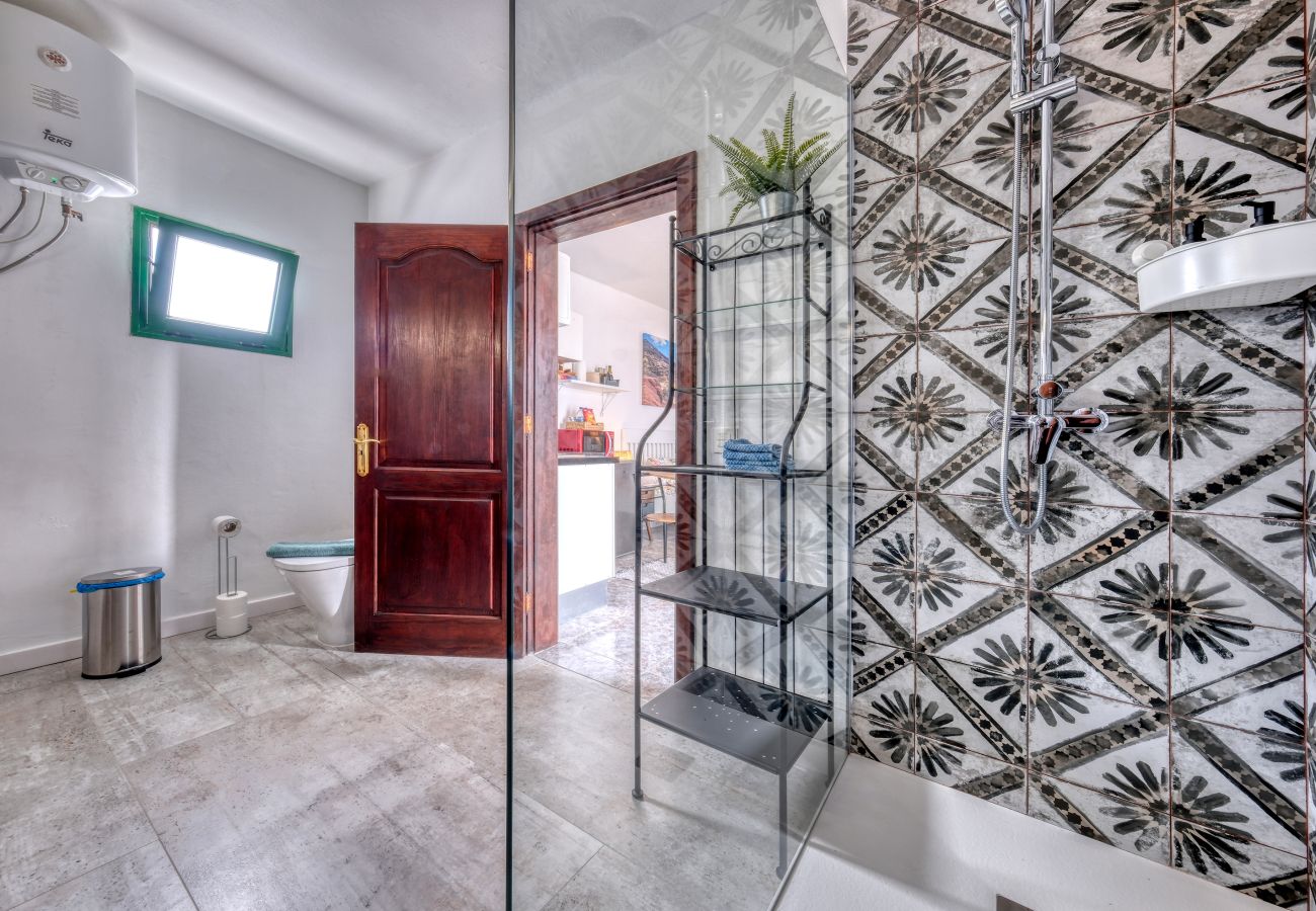 Alquiler por habitaciones en Tinajo - Casa NoPasaNada, estudio La Graciosa Sea View
