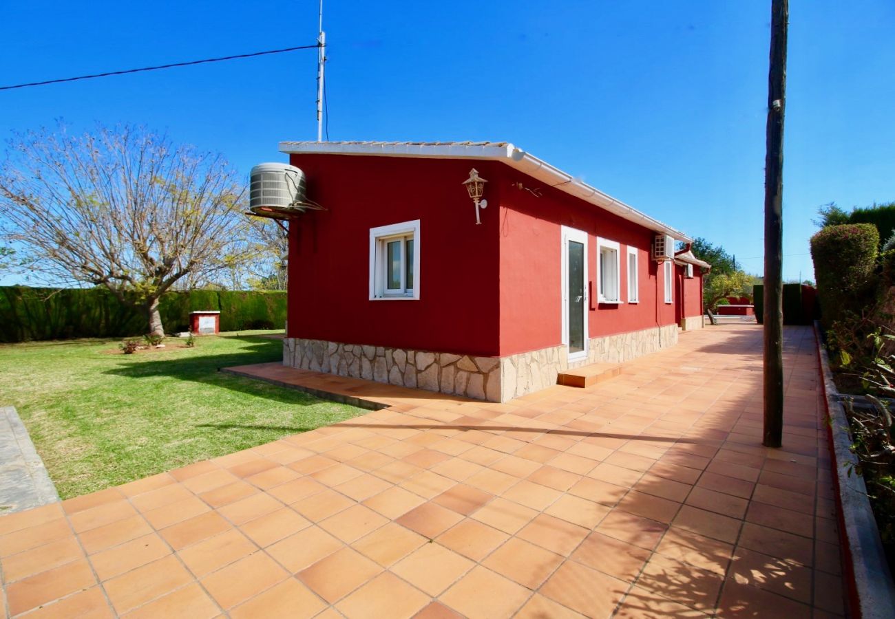 Villa in Denia - Beeindruckende Finca La Plana mit WLAN, Klimaanlage und Pool.