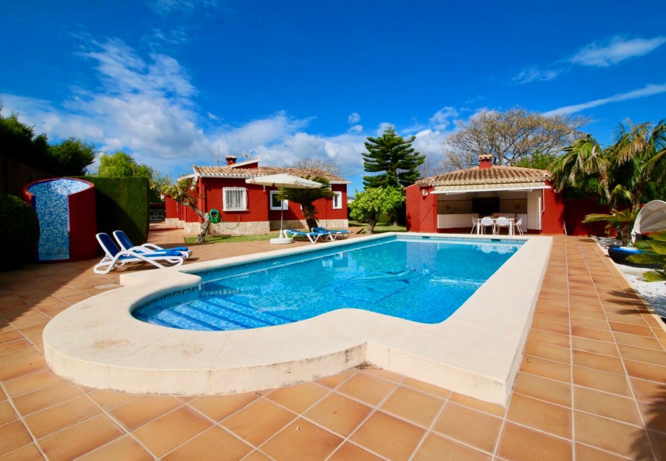 Villa in Denia - Beeindruckende Finca La Plana mit WLAN, Klimaanlage und Pool.