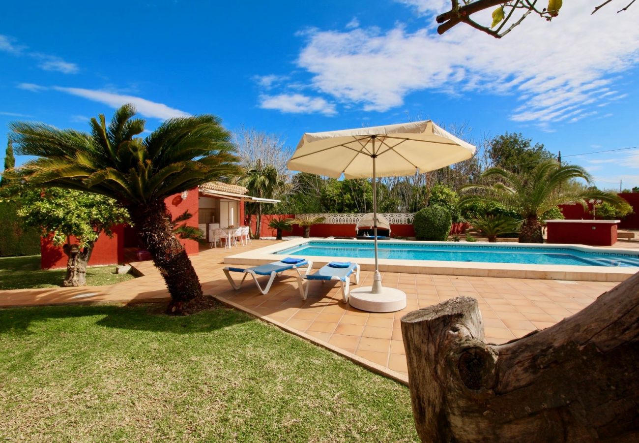 Villa in Denia - Beeindruckende Finca La Plana mit WLAN, Klimaanlage und Pool.