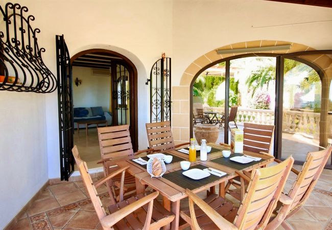 Villa in Denia - Luxuriöse Villa San Juan DH 6 Personen mit Klimaanlage und WIFI